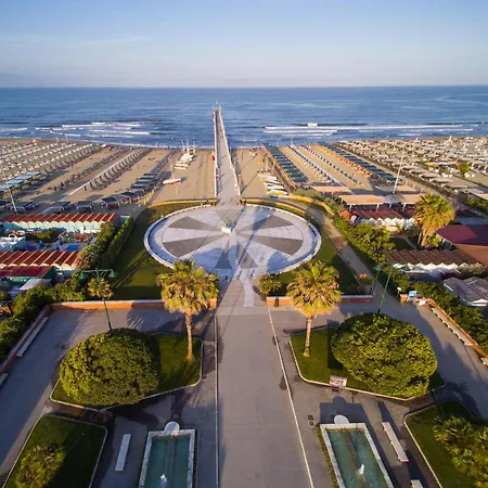 I Giardini Al Mare 500mt From Sea - Happy Forte dei Marmi